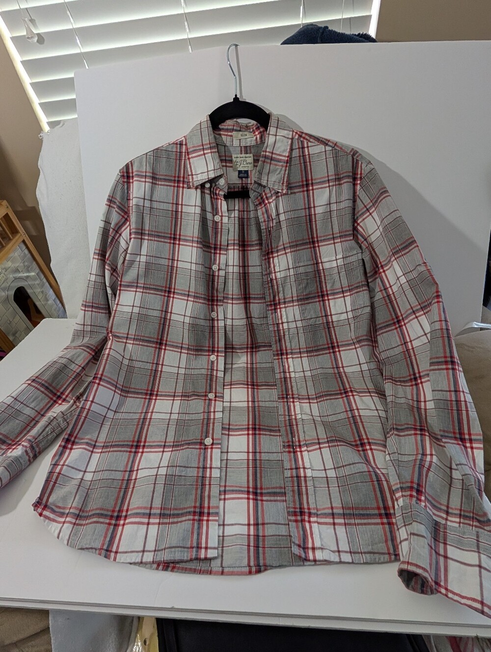 J Crew, slim fit Men's Plaid Button-Up Shirt in Gray and Red